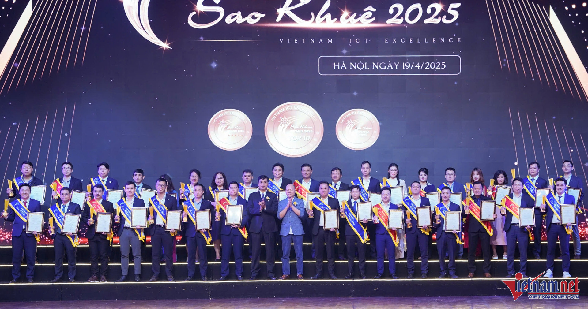 W-sao khue 2025.jpg