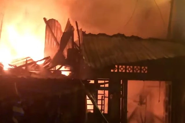 Bản tin trưa 2/4: Vụ cháy nhà ở TPHCM: Người mẹ tử vong khi cố quay lại cứu con