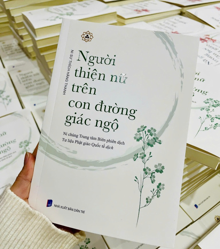 anh sachnugioiPG 2.jpg