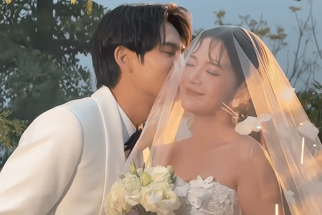 Cặp diễn viên chính 'Cha tôi người ở lại' chụp ảnh cưới khiến fan xôn xao