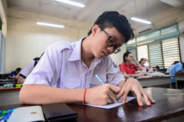 Đề Ngữ văn thi lớp 10 TPHCM độc lạ, thầy giáo chỉ cách học để đạt điểm cao