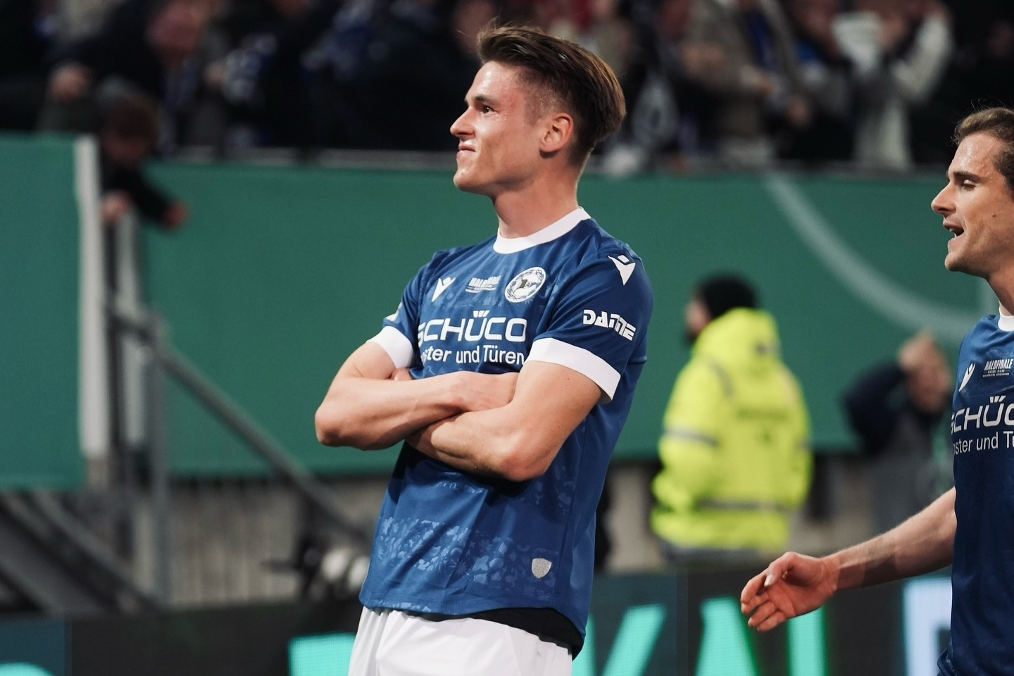 Leverkusen thua sốc đội hạng 3 ở bán kết Cúp quốc gia Đức