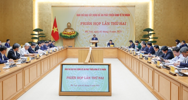 Mạnh dạn giao việc khó, để kinh tế tư nhân tham gia vào công nghiệp quốc phòng