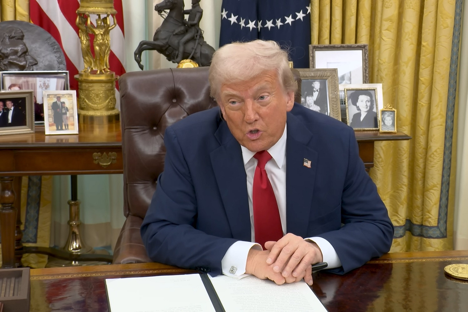 Phe Dân chủ đệ đơn kiện sắc lệnh cải tổ bầu cử của ông Trump