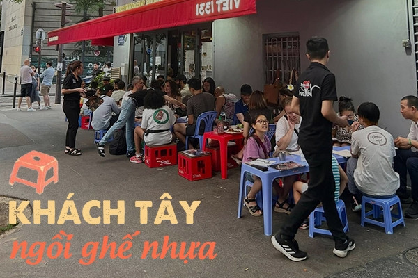 Vợ chồng Việt bán sứa chấm mắm tôm, vịt cháy tỏi ở vỉa hè Paris