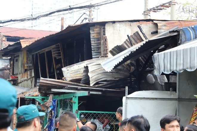 Vụ cháy nhà ở TPHCM: Người mẹ tử vong khi cố quay lại cứu con