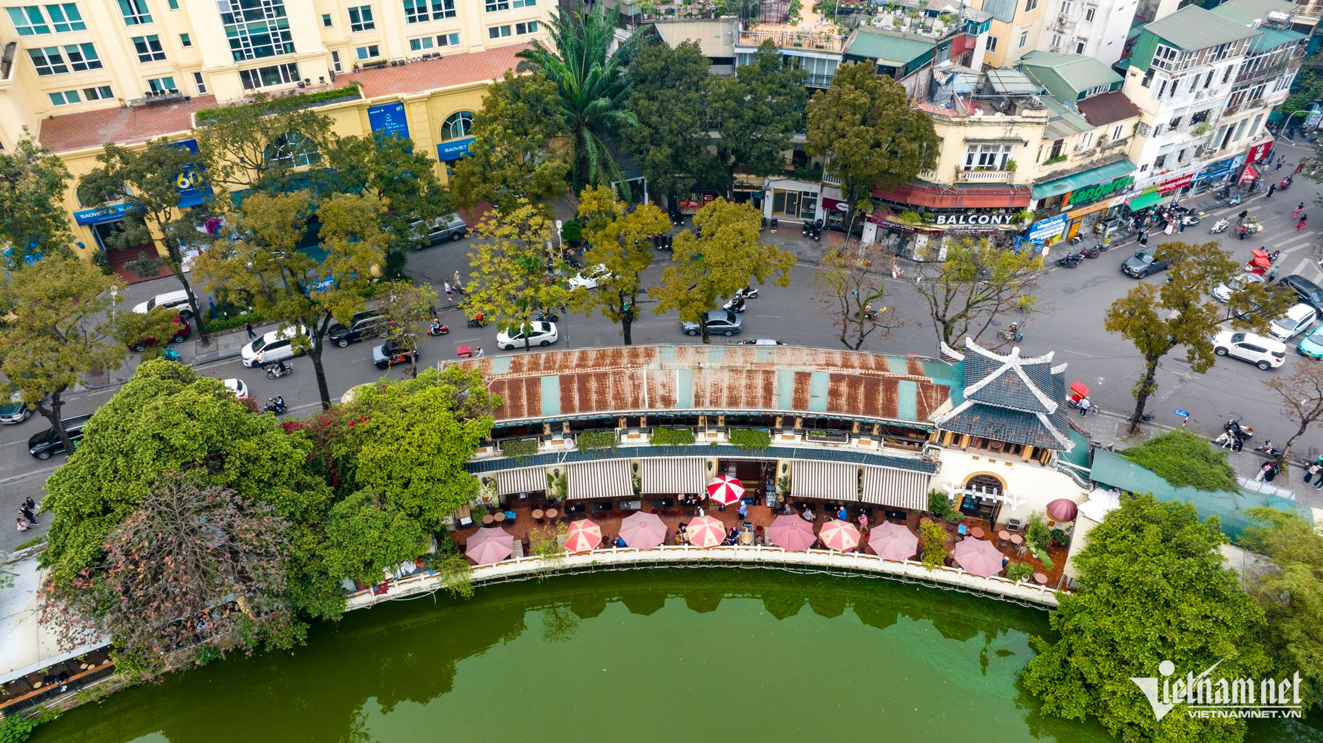 W-Phia Tay ho Guom (7).jpg