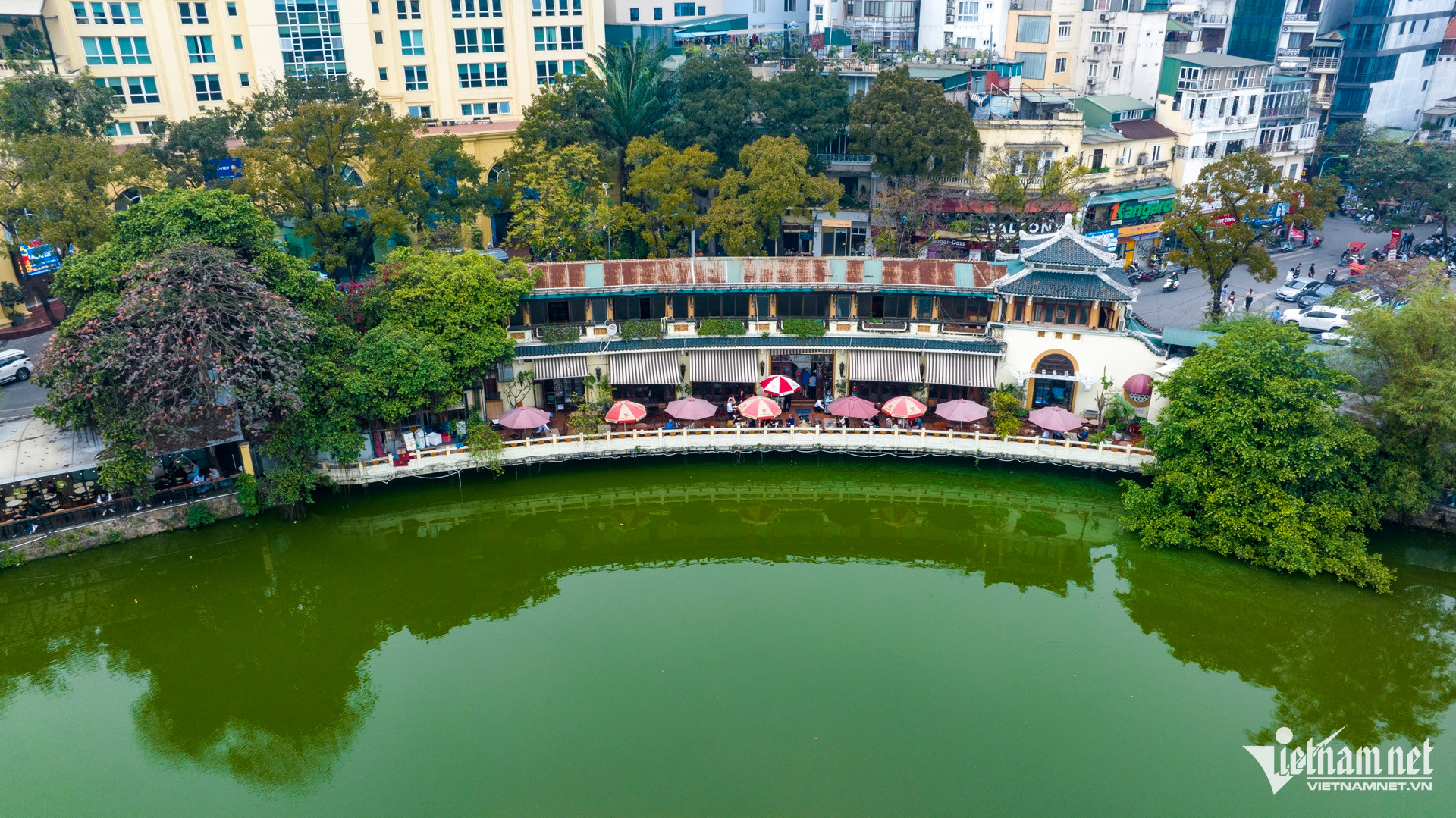 W-Phia Tay ho Guom (9).jpg