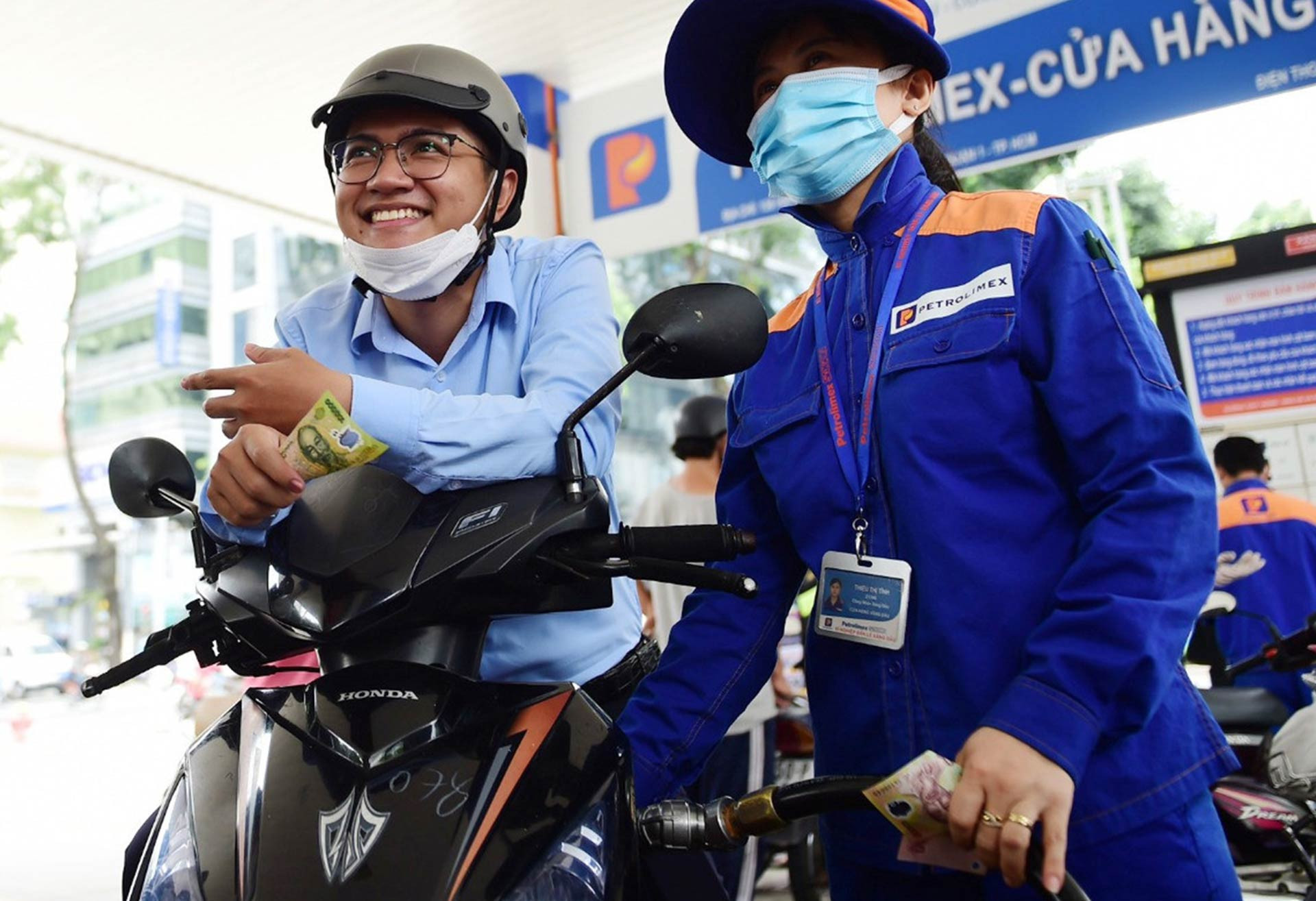 xang dau thanh tung.jpg