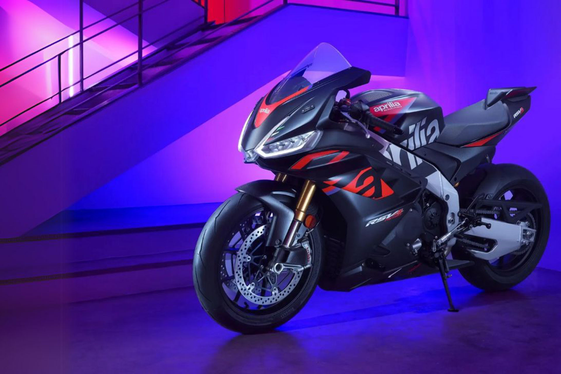 Aprilia RSV4 1100 Factory.jpg