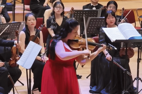 Kỹ thuật đỉnh cao của ngôi sao 22 tuổi làm khán giả Hà Nội nín thở