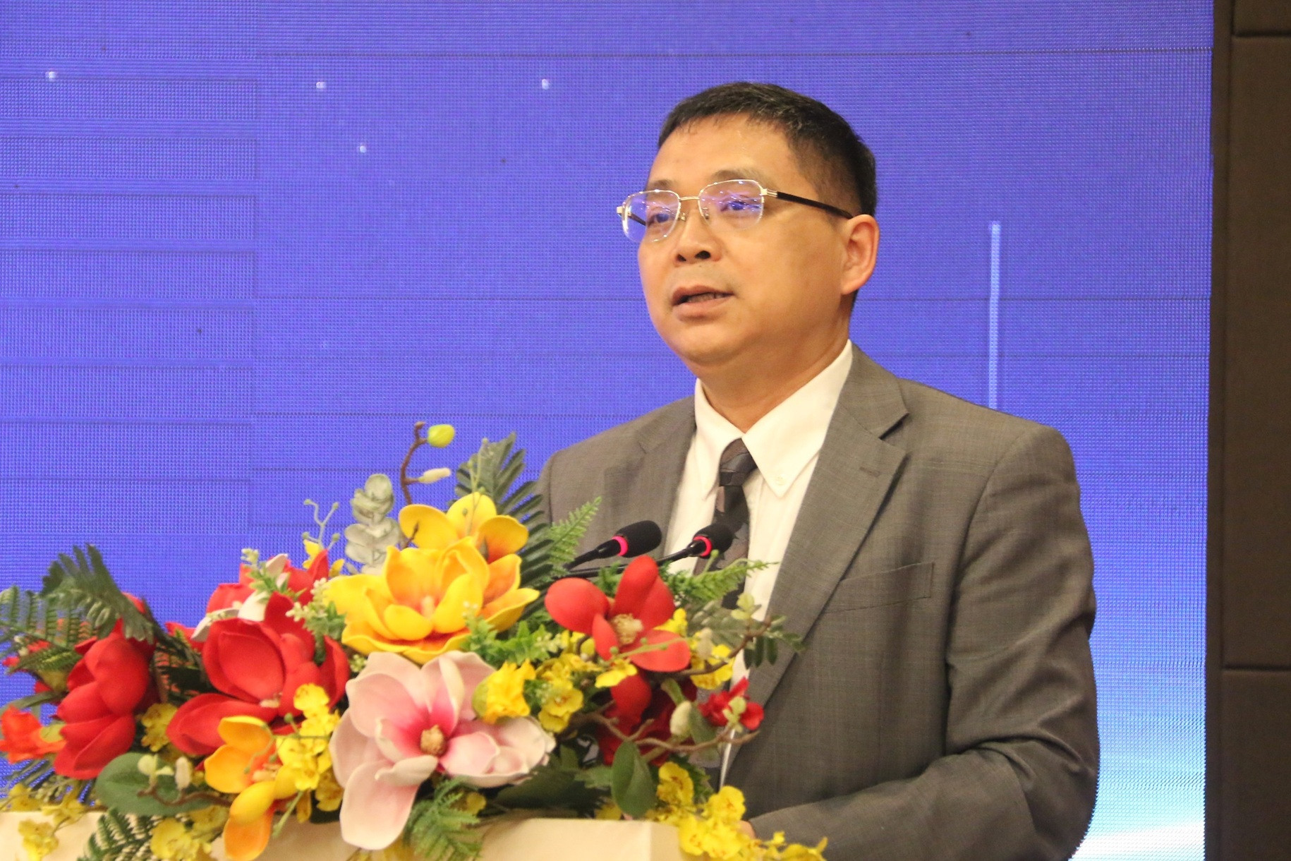 PGS.TS Phan Chí Anh.JPG