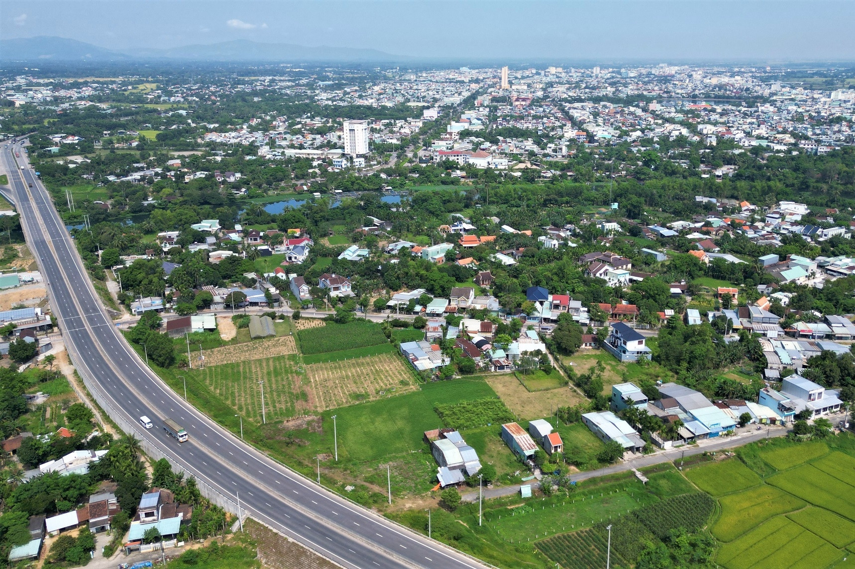 Quảng Ngãi đặt tên xã mới Đặng Thùy Trâm, Quảng Nam xét lại tên phường, xã mới