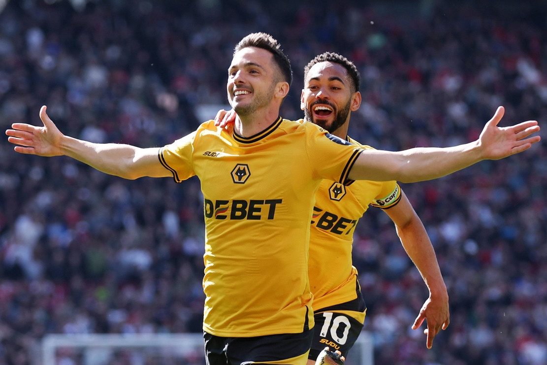 MU thua bẽ bàng Wolves ngay trên sân nhà