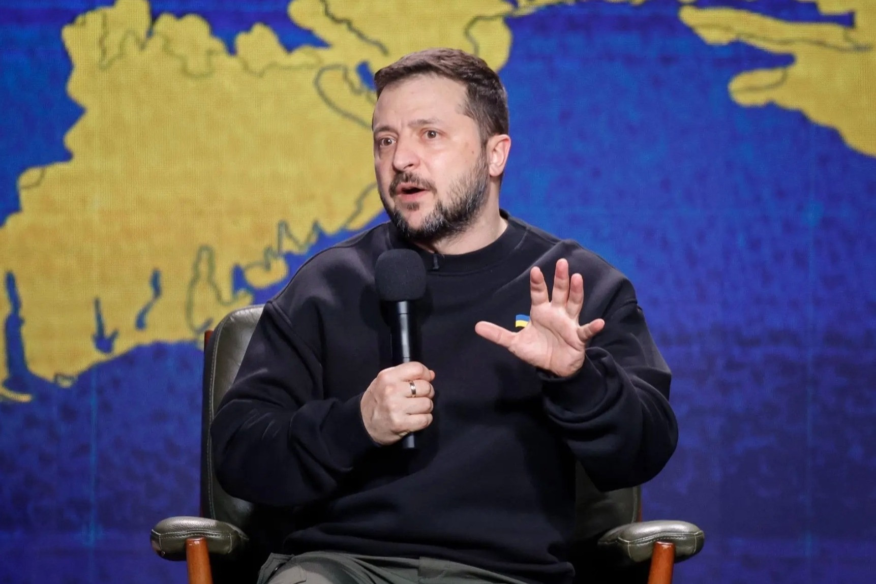 Ukraine kêu gọi kéo dài lệnh ngừng bắn 30 giờ của Nga thành 30 ngày