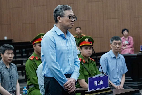 Cựu Thứ trưởng Hoàng Quốc Vượng phủ nhận việc 'có người tác động'