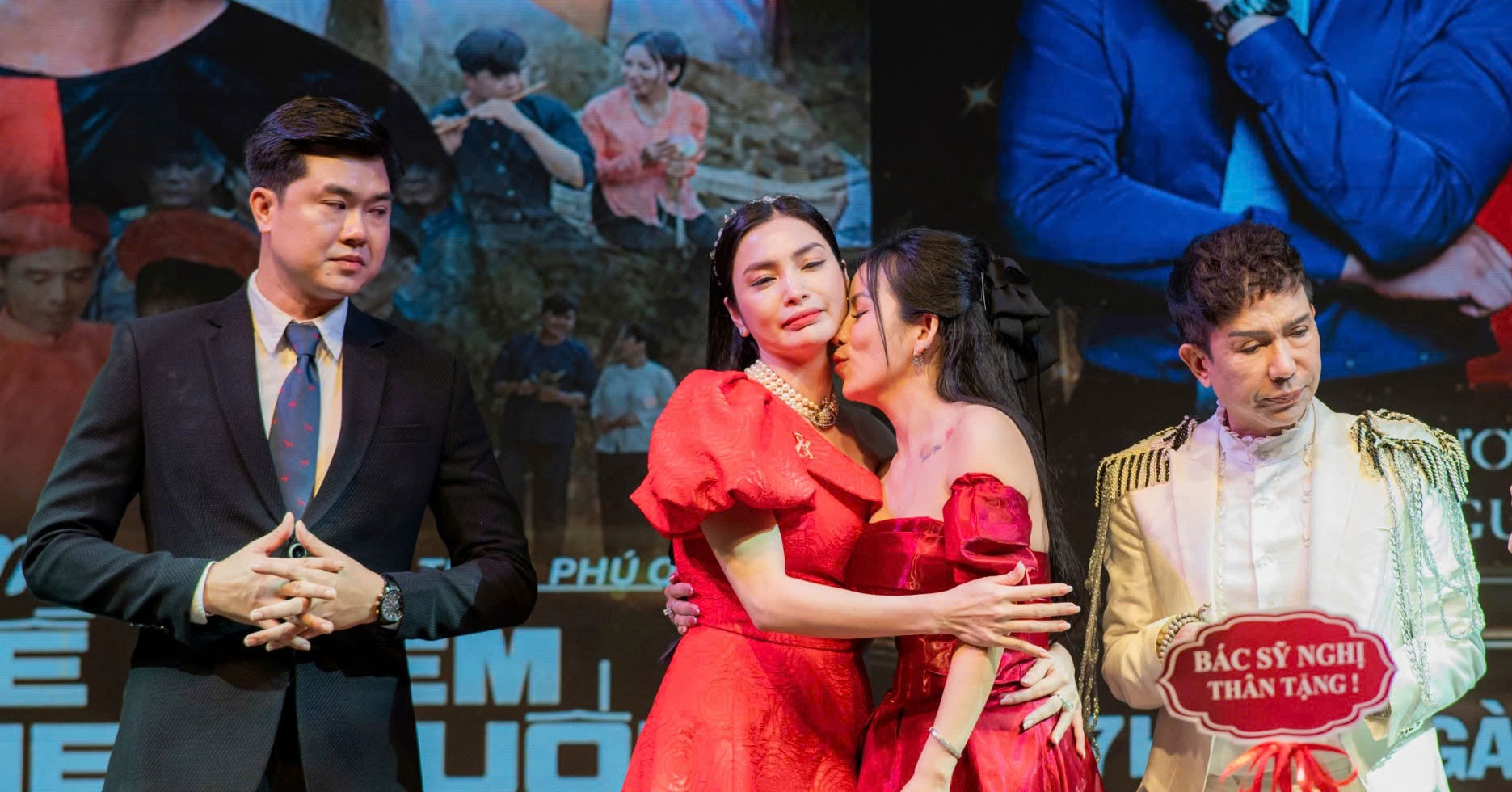Long Nhật, Kim Huyền Sâm khóc nức nở vì học trò làm MV mất nửa chiếc ô tô
