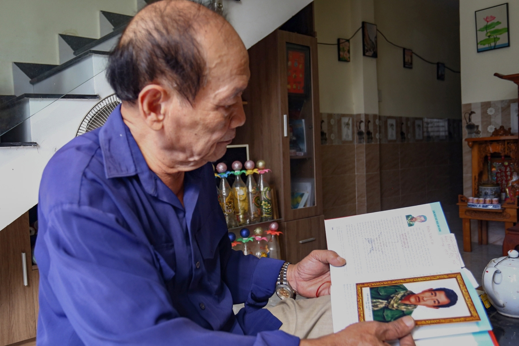 Người họa sĩ tái hiện chân dung anh hùng Chơ Ro qua ký ức được kể lại