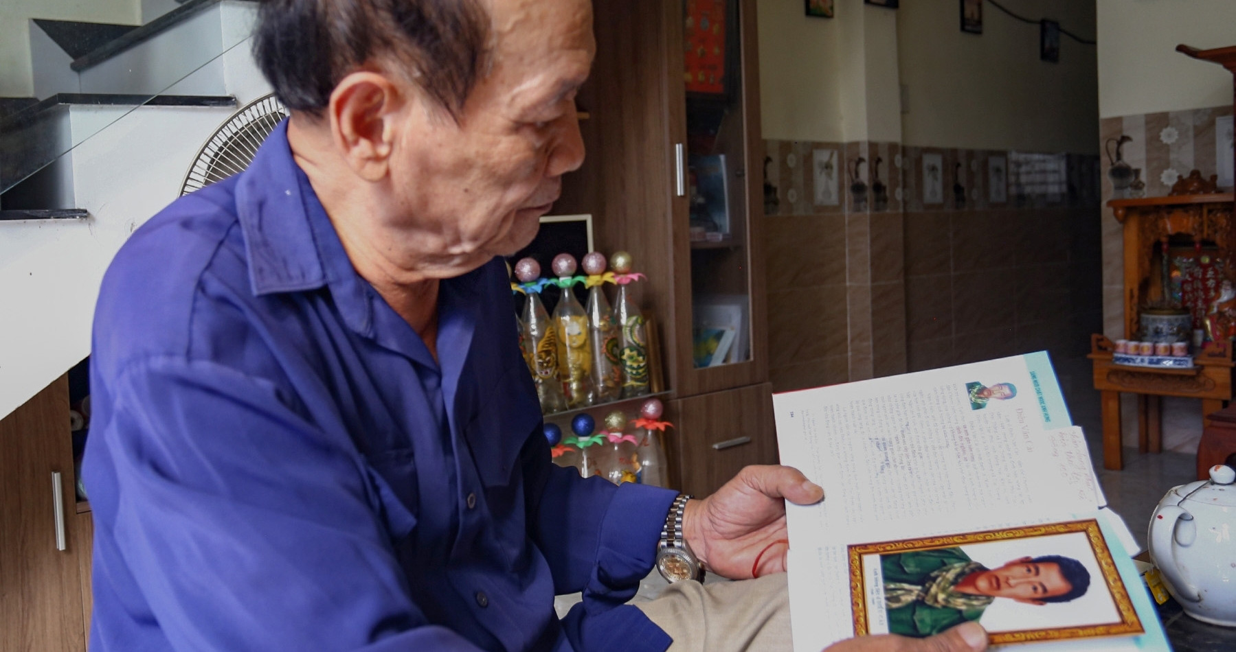 Người họa sĩ tái hiện chân dung anh hùng Chơ Ro qua ký ức được kể lại