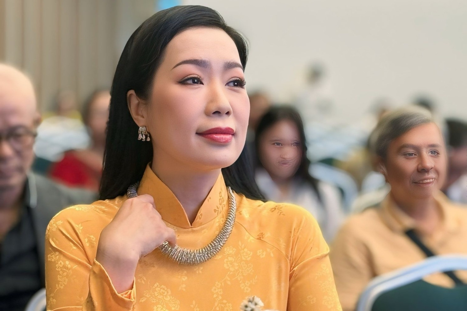 NSND Trịnh Kim Chi dùng sân khấu để giáo dục lòng yêu nước