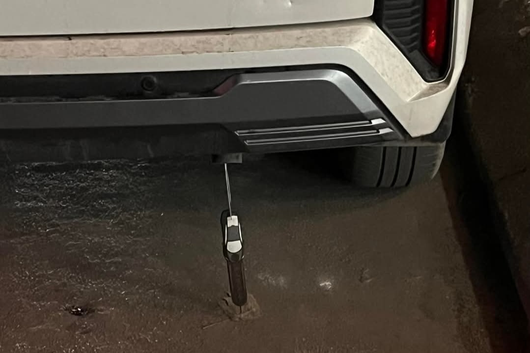 Tác dụng của dây tiếp địa chống tĩnh điện trên ô tô là gì?