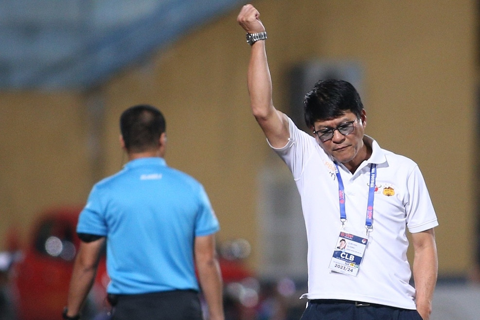 V-League: Phía sau những án phạt của HAGL 'nặng' tựa… lông hồng