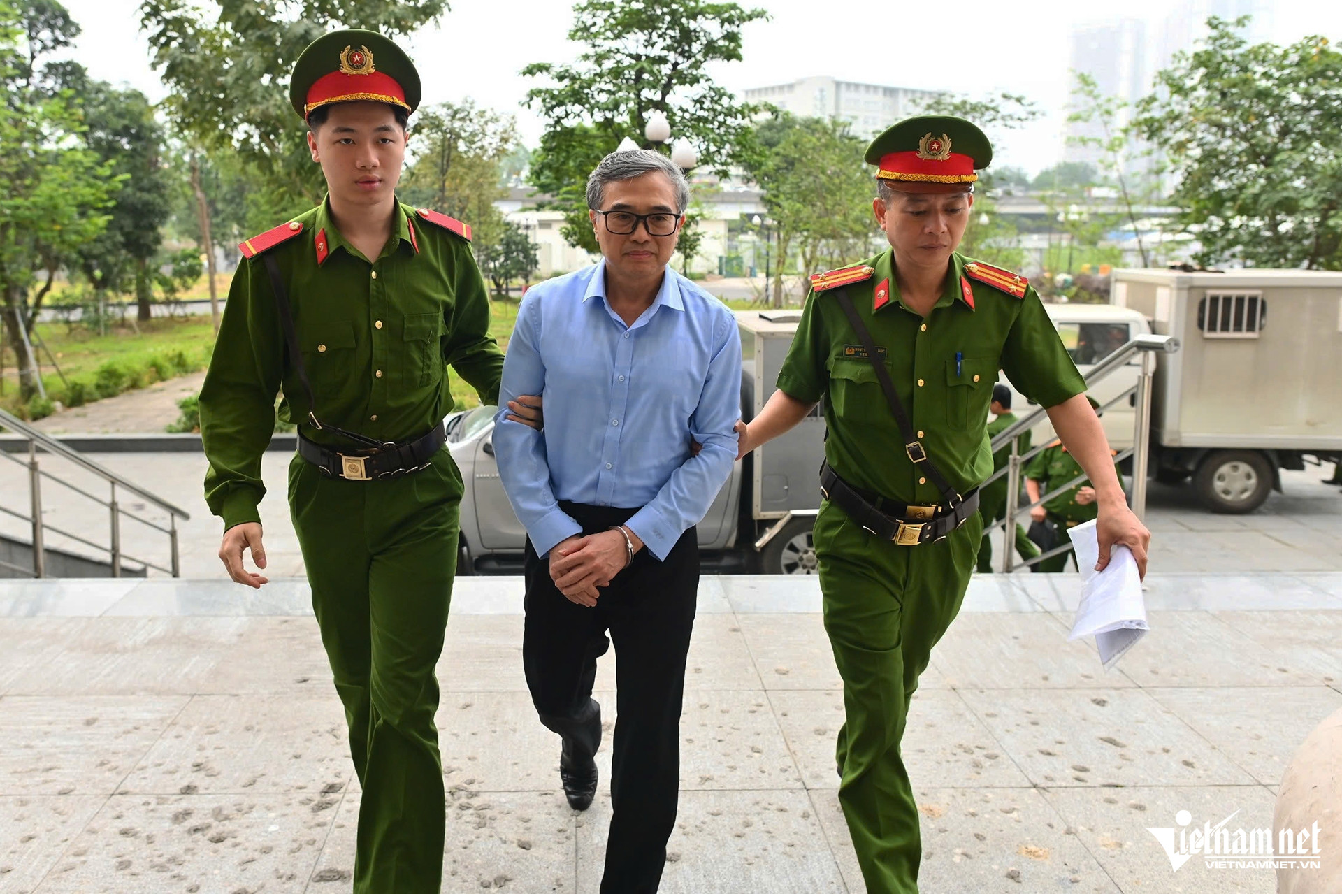 W-bi cao Hoàng Quốc Vượng.jpg