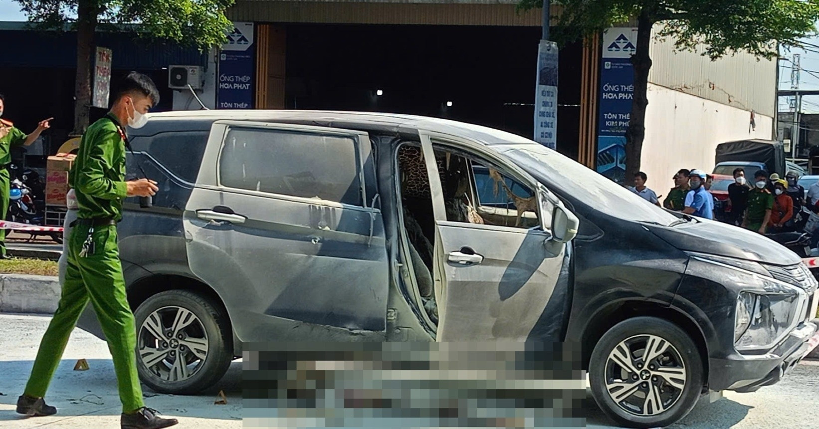 2 người đi trên ô tô tử vong bất thường trên đường ở Đà Nẵng