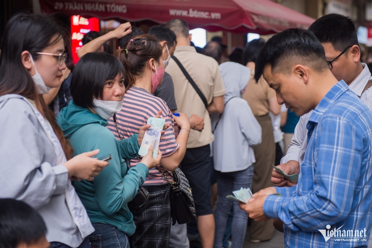 Giá vàng hôm nay 23/4/2025: SJC giảm liên tiếp, mỗi lượng bị thổi bay 5,5 triệu