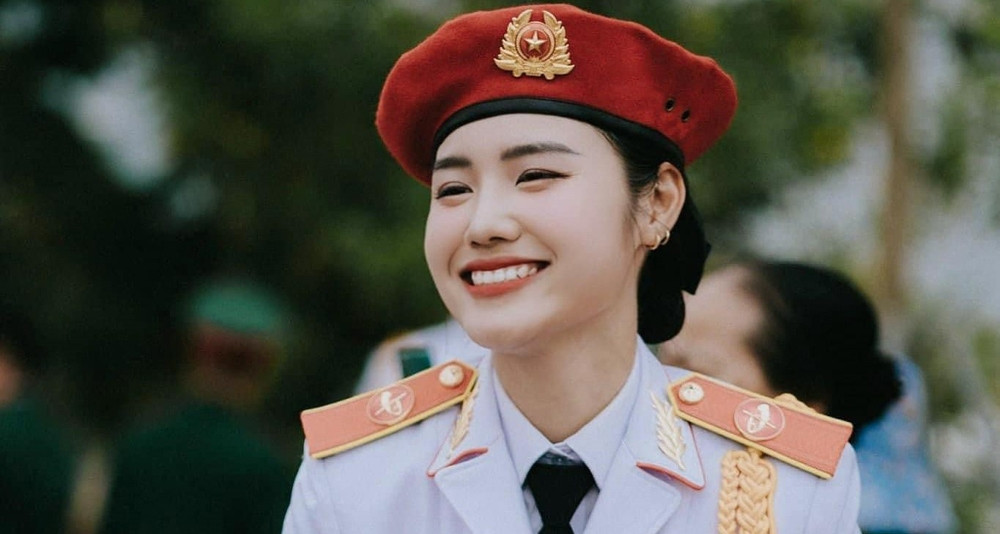 Cô gái Bắc Giang nhan sắc gây sốt trong ‘khối hoa hậu’ diễu binh 30/4