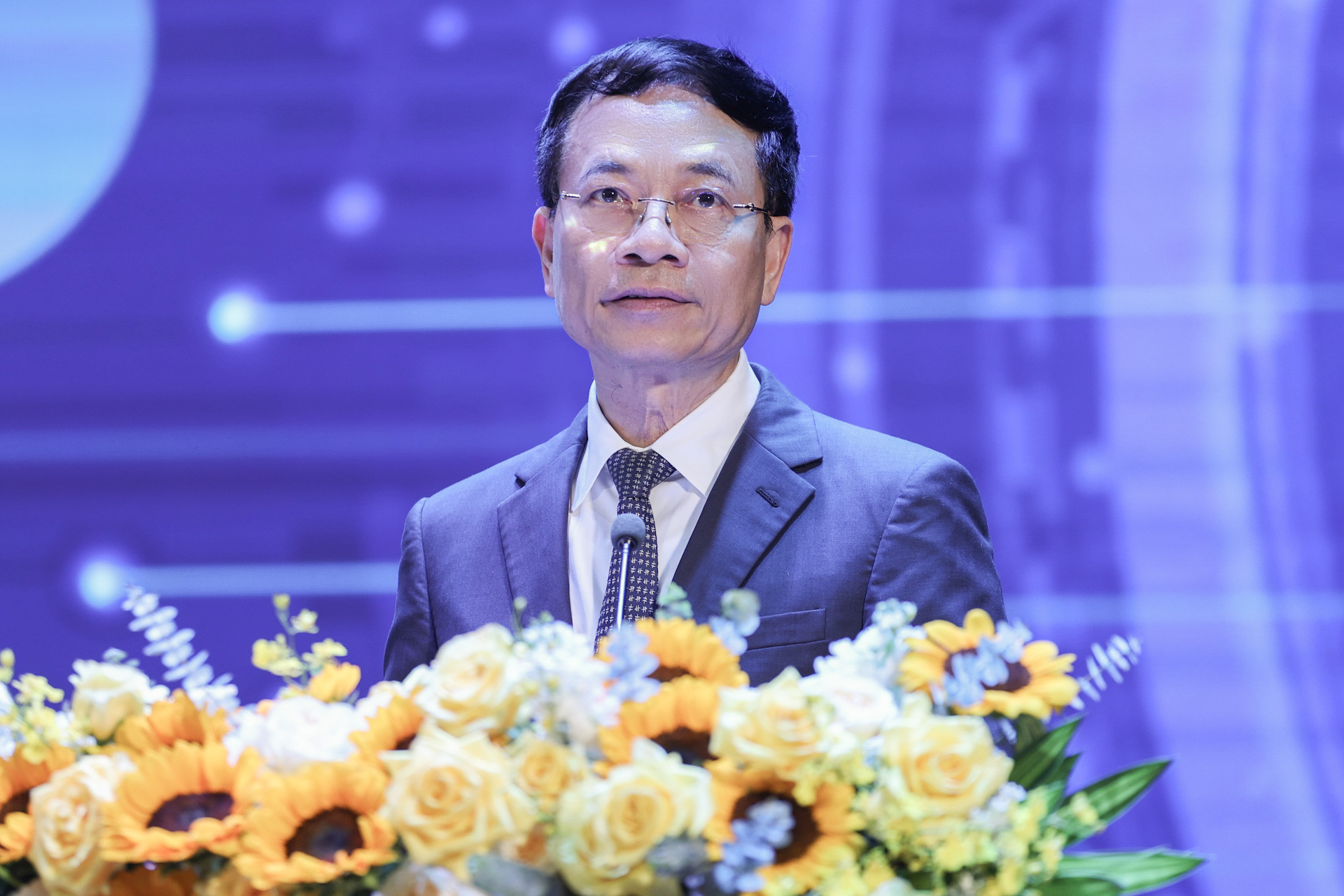 Bo truong Nguye Manh Hung 1.jpg