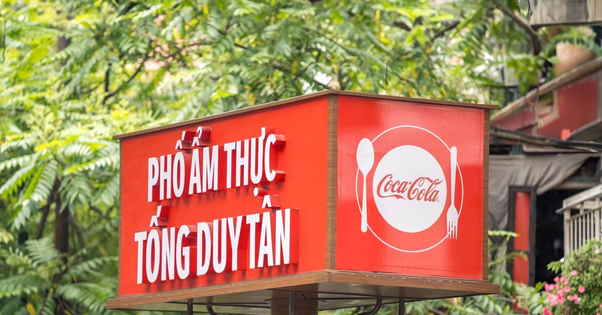Check-in văn hóa, thưởng vị Hà thành tại phố ẩm thực Tống Duy Tân