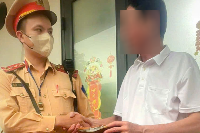 Đại úy CSGT trao trả 5 chỉ vàng và hơn 16 triệu đồng cho người đánh rơi