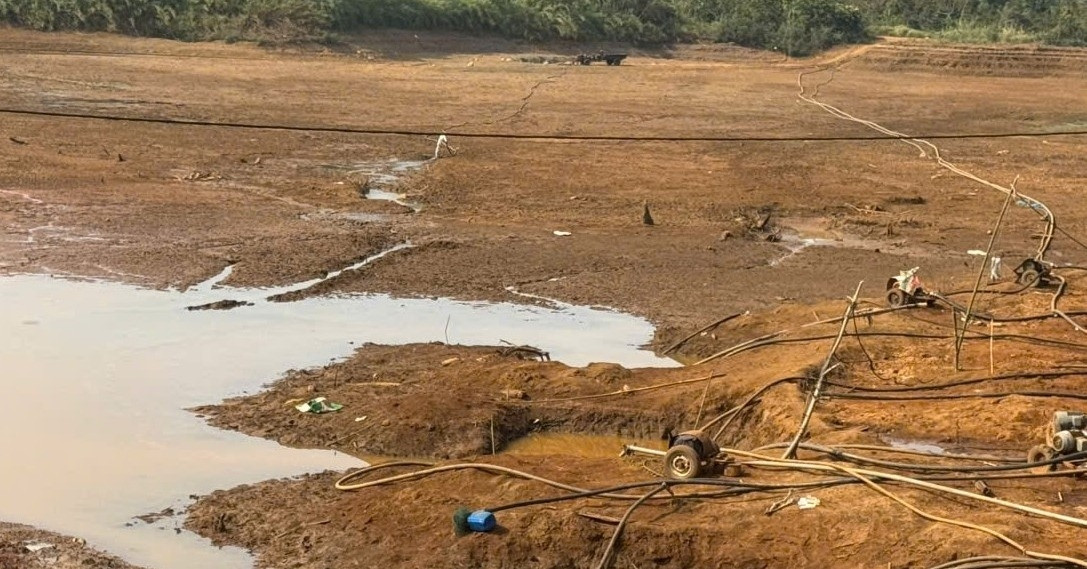 Đắk Nông lý giải người dân sống cạnh hồ thủy lợi vẫn phải mua nước cứu cây trồng
