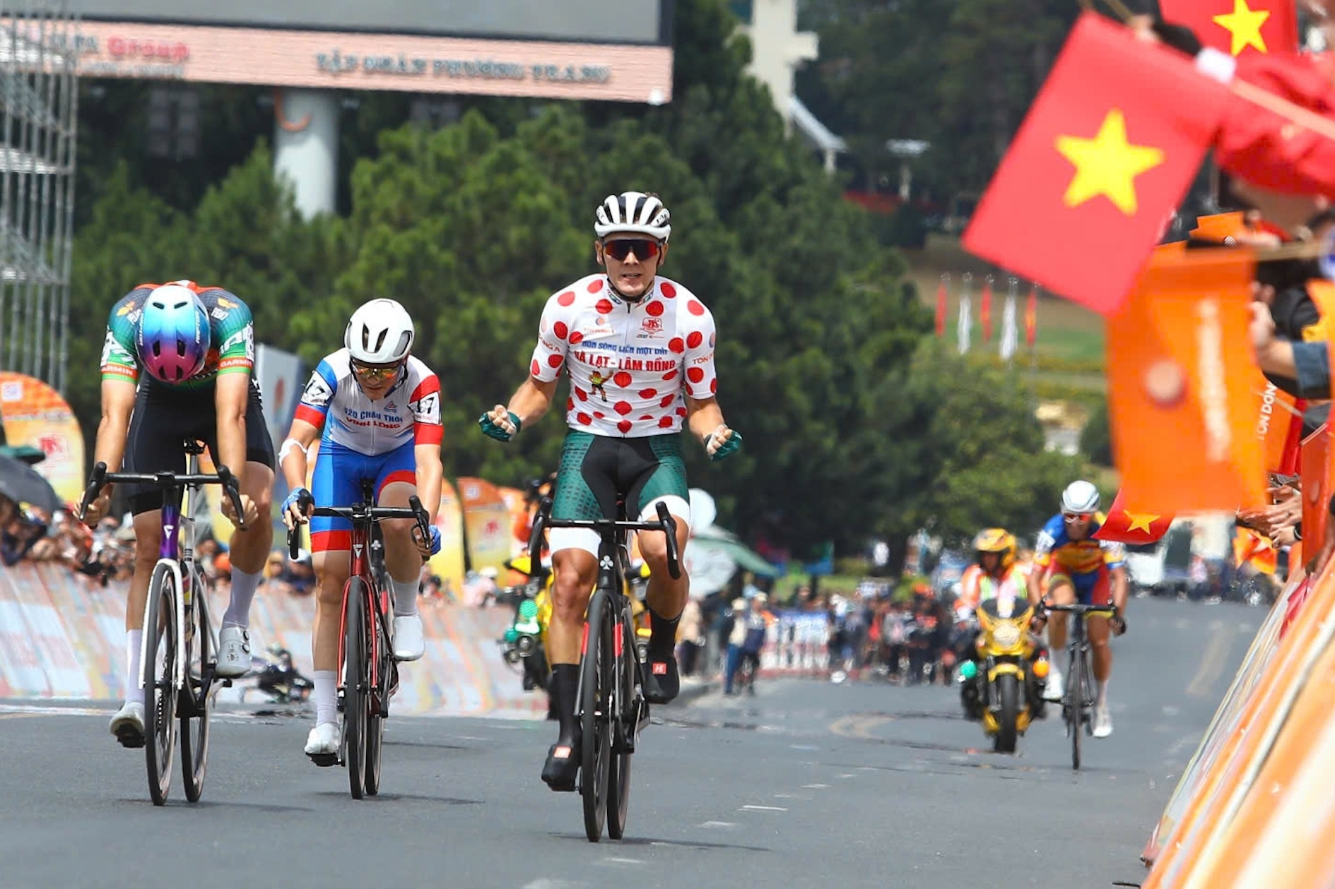 Giải xe đạp Cúp Truyền hình TP.HCM 2025: Savva Novikov tiếp tục tỏa sáng