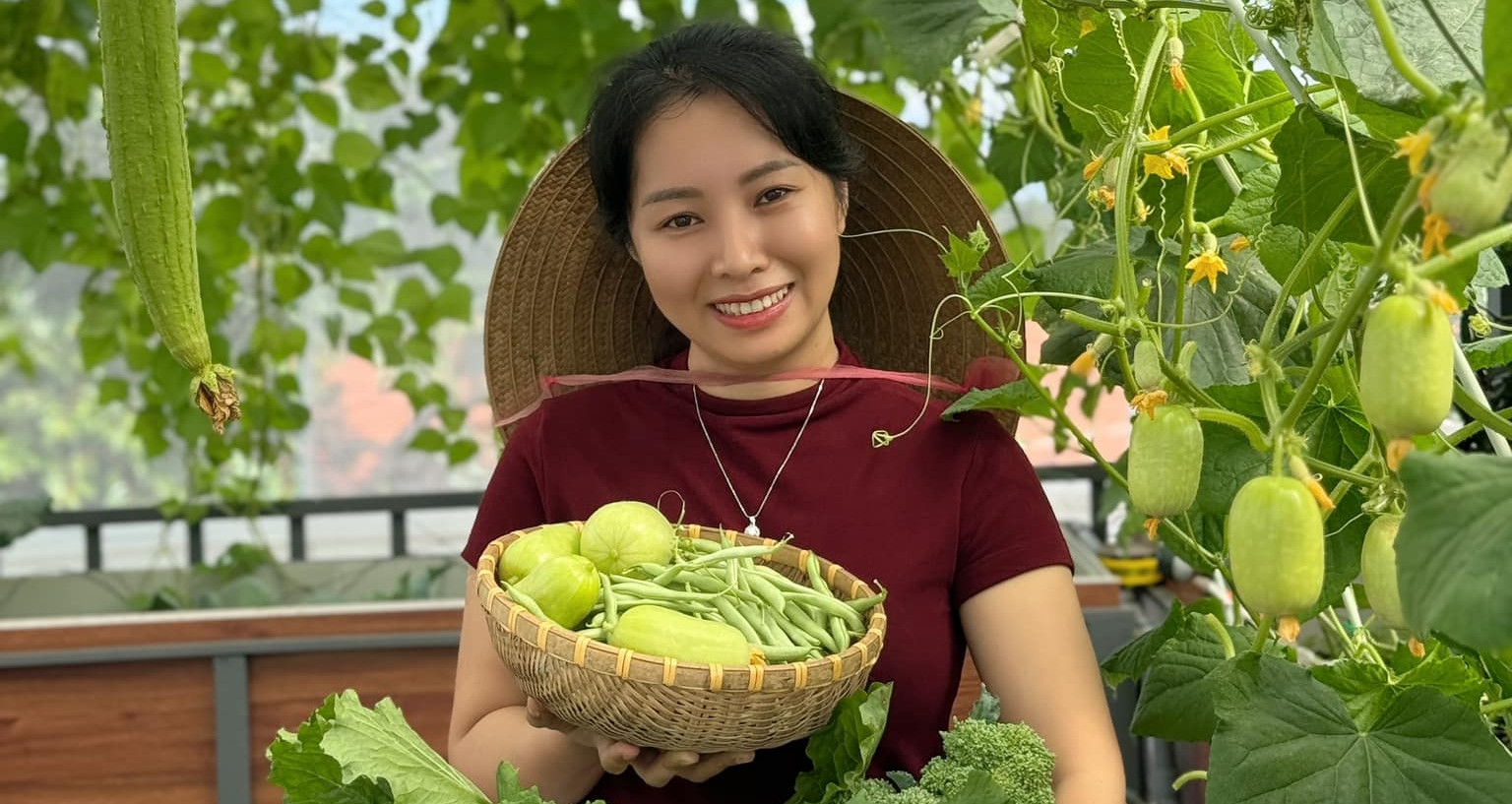 Vợ chồng ở Đắk Lắk làm 'căn gác chữa lành' xanh mướt, các con thích mê