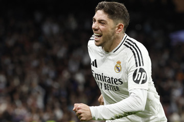 Real Madrid gấp gáp đổi kế chống Barca: Ai sẽ sắm vai cứu rỗi?