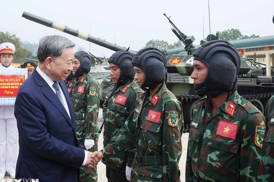 Tổng Bí thư: Binh chủng Tăng thiết giáp xứng đáng là lực lượng đột kích mạnh
