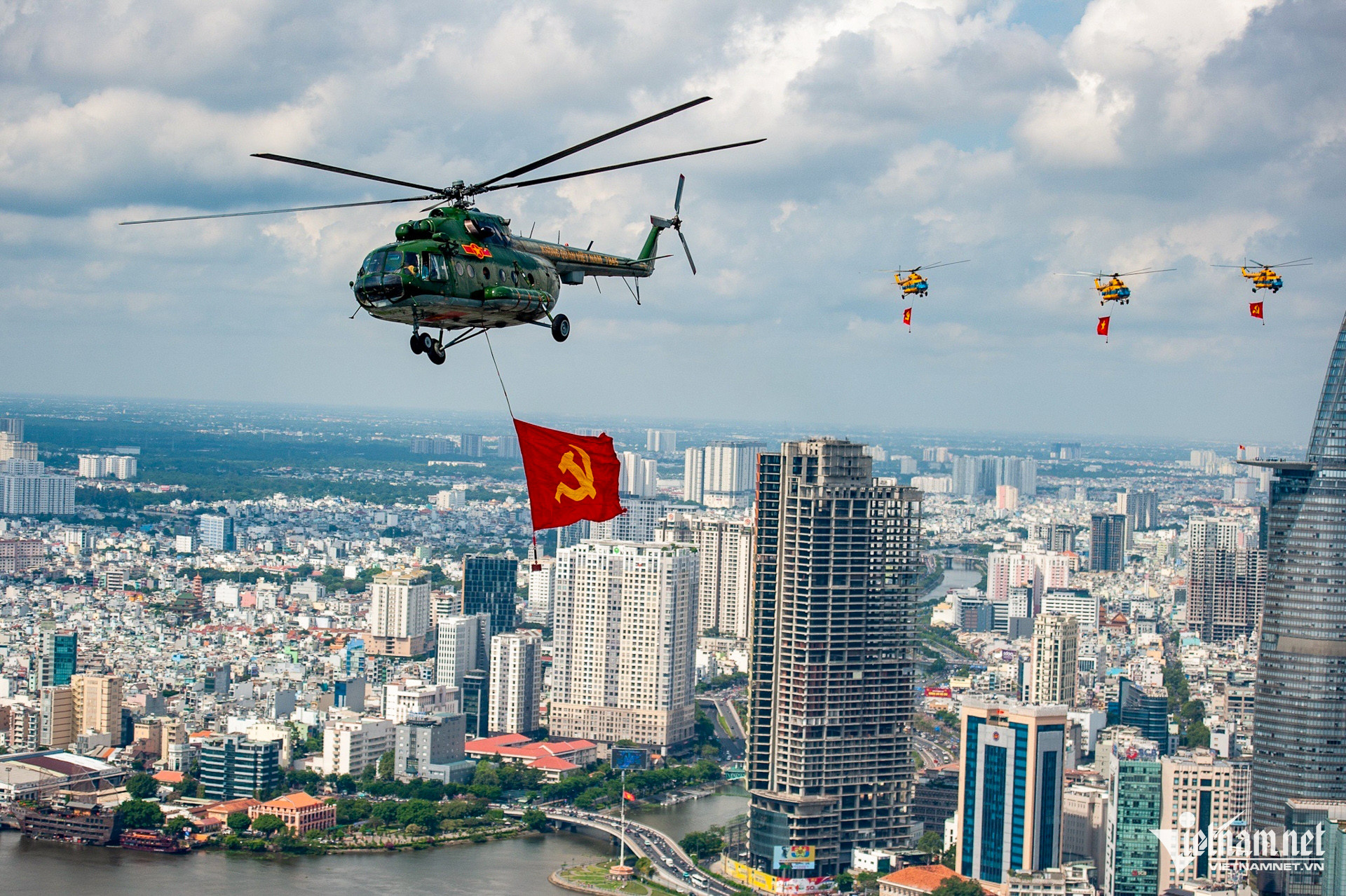 truc thang the bang 50016.jpg