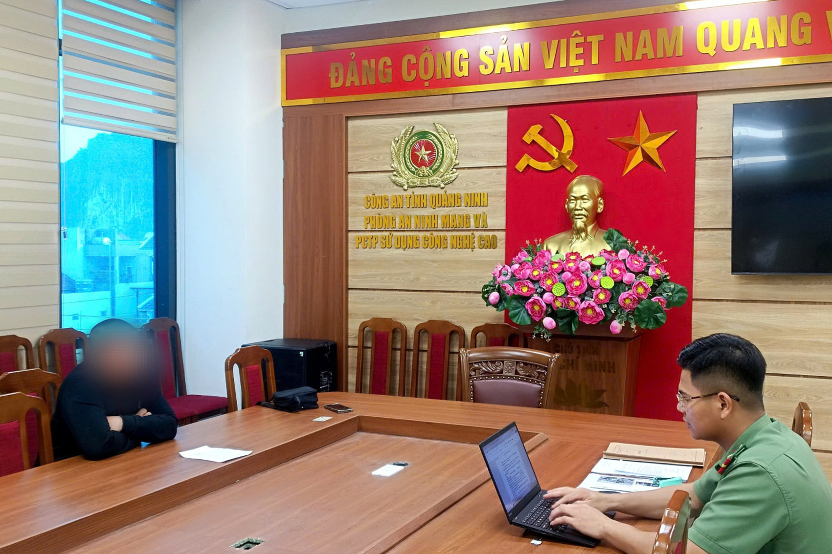 truong hop n.v.t lam viec tai co quan cong an.jpg