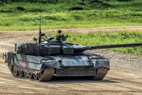 Video UAV Ukraine phá hủy xe tăng 4 triệu USD của Nga ẩn nấp trong nhà xưởng