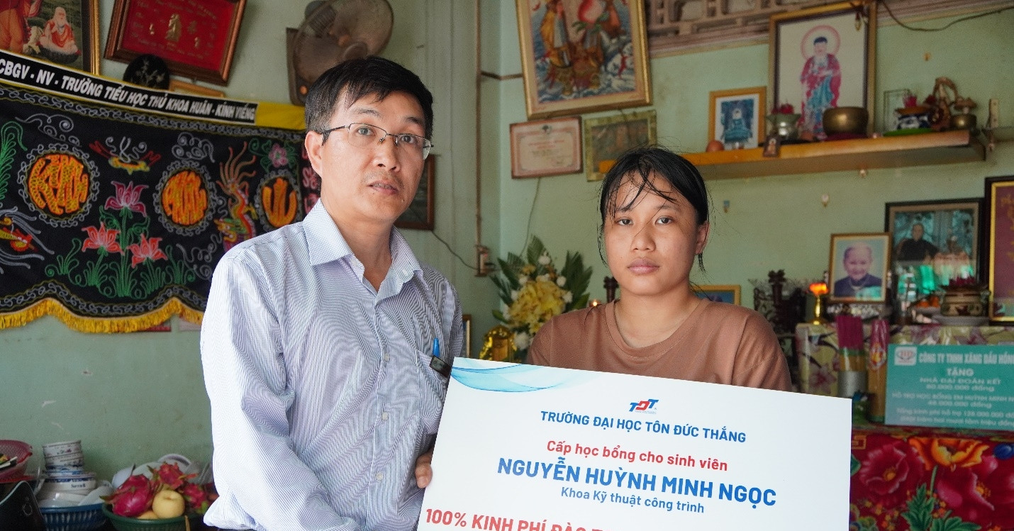 Vụ cháy thương tâm ở Tiền Giang: Nữ sinh nhận học bổng hỗ trợ 100% từ TDTU