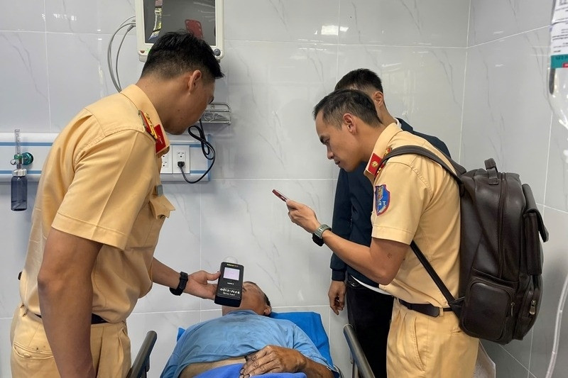 Vụ lật xe khiến 20 học sinh nhập viện: Kết quả kiểm tra nồng độ cồn của tài xế