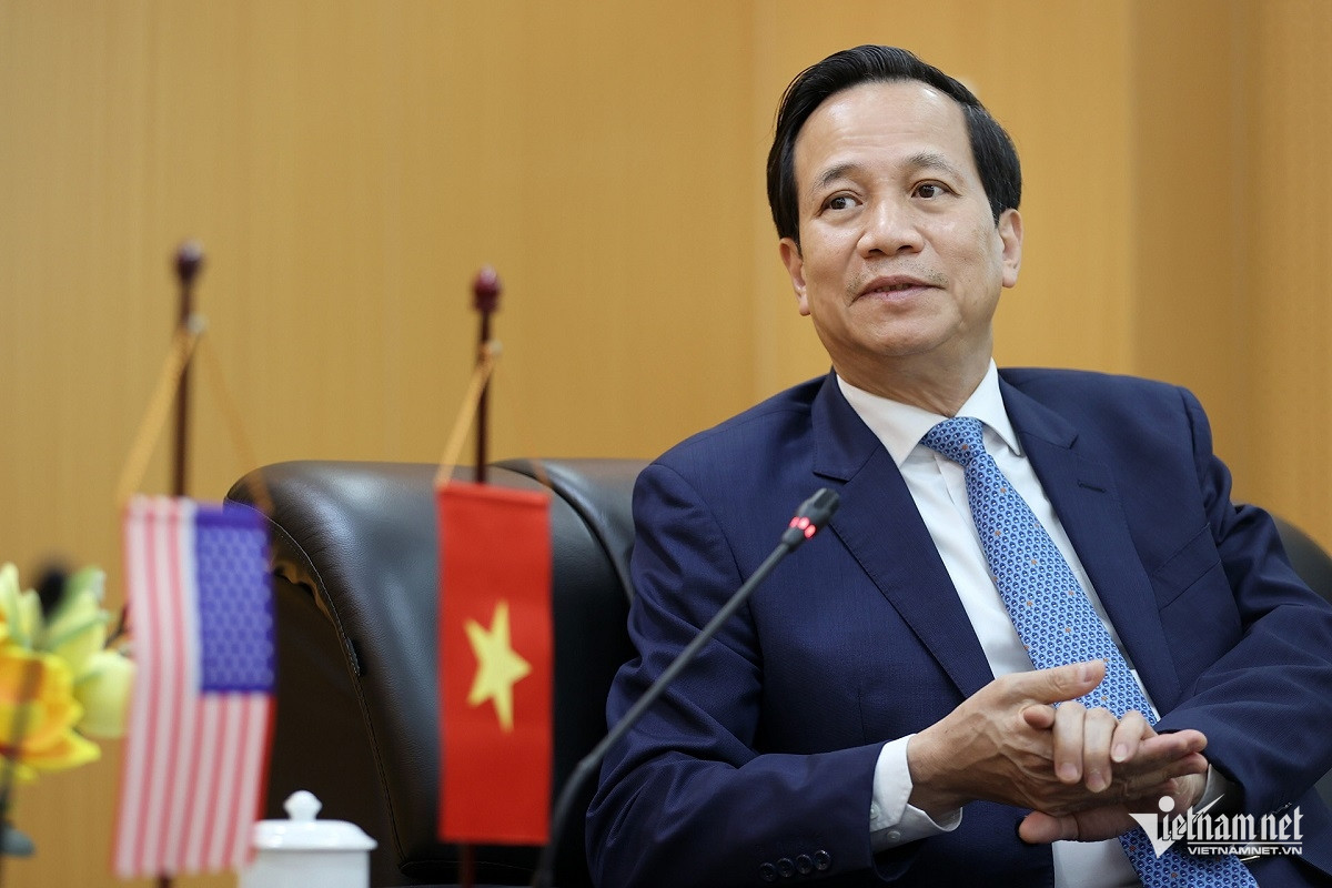 W-Bo truong Dao Ngoc Dung.jpg