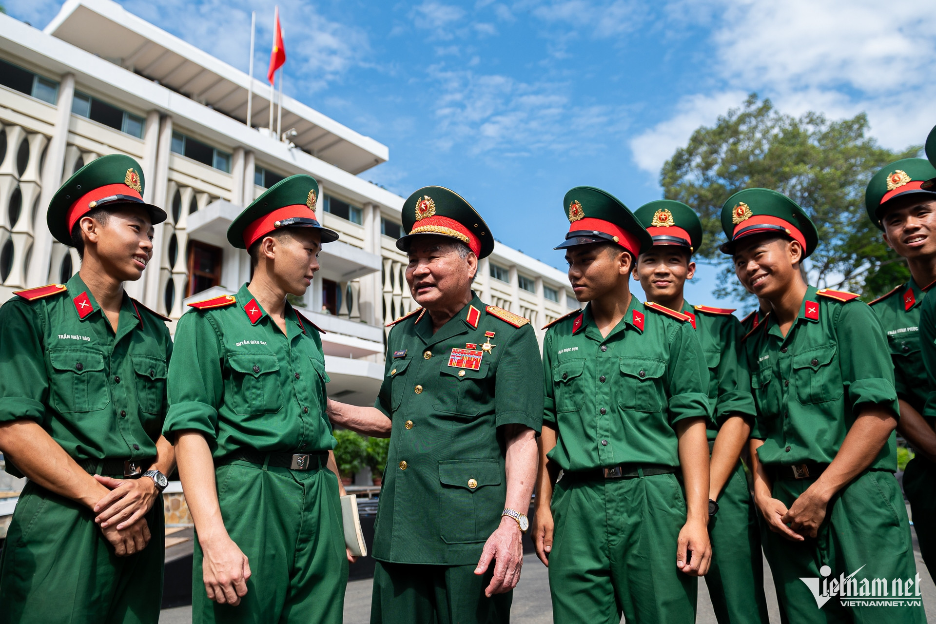 W-TT Phạm Xuân Thệ Nguyễn Huế 15.jpg