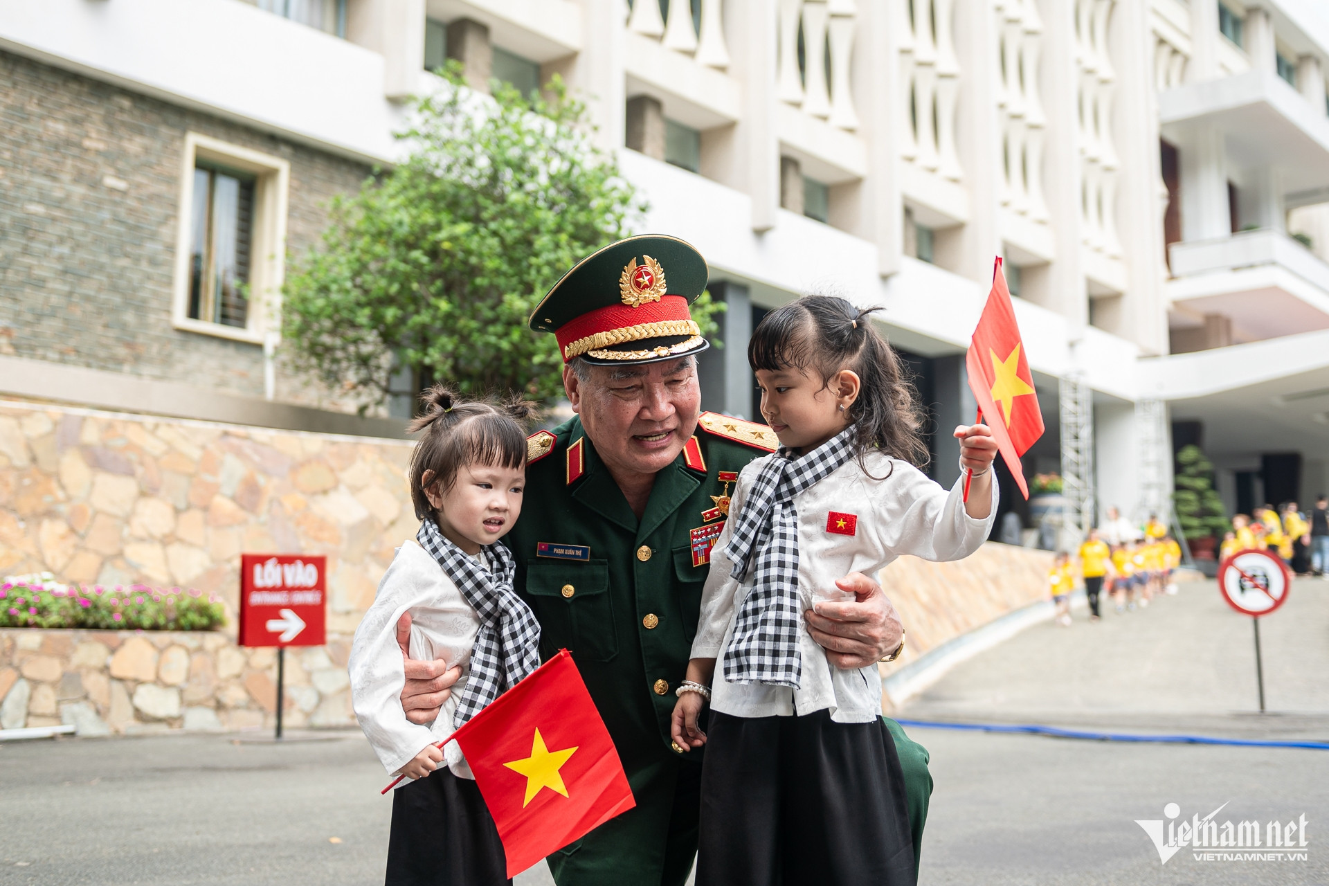 W-TT Phạm Xuân Thệ Nguyễn Huế 4.jpg