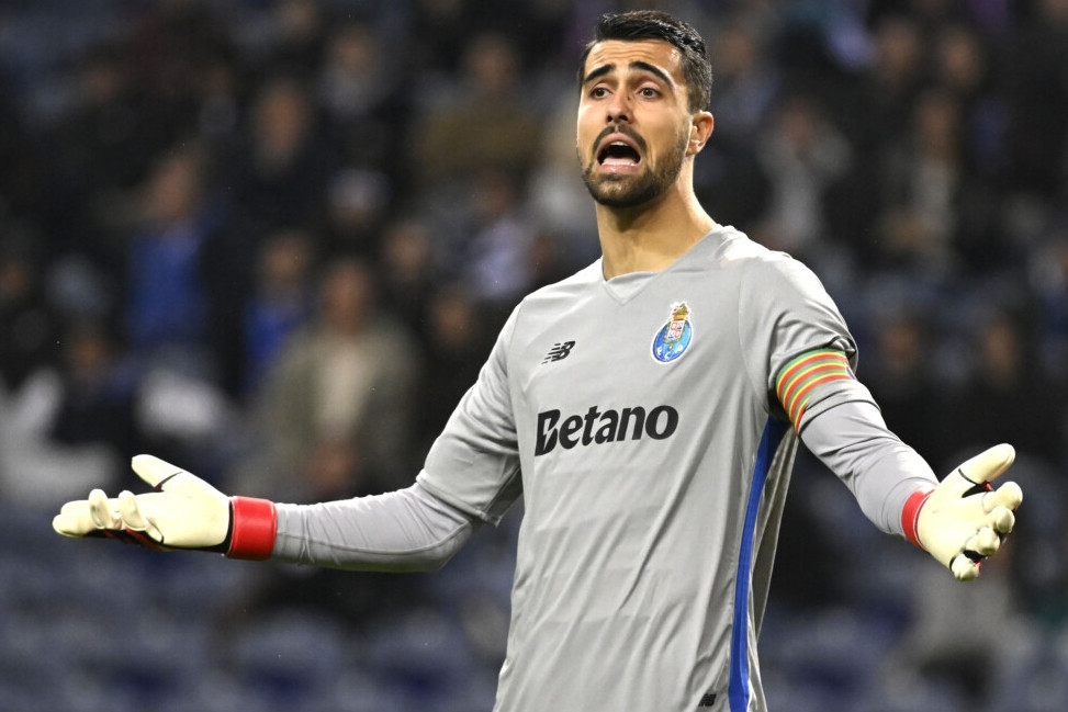 Tin tức về chuyển nhượng 23/4: MU ký Diogo Costa, Arsenal mua Raphinha