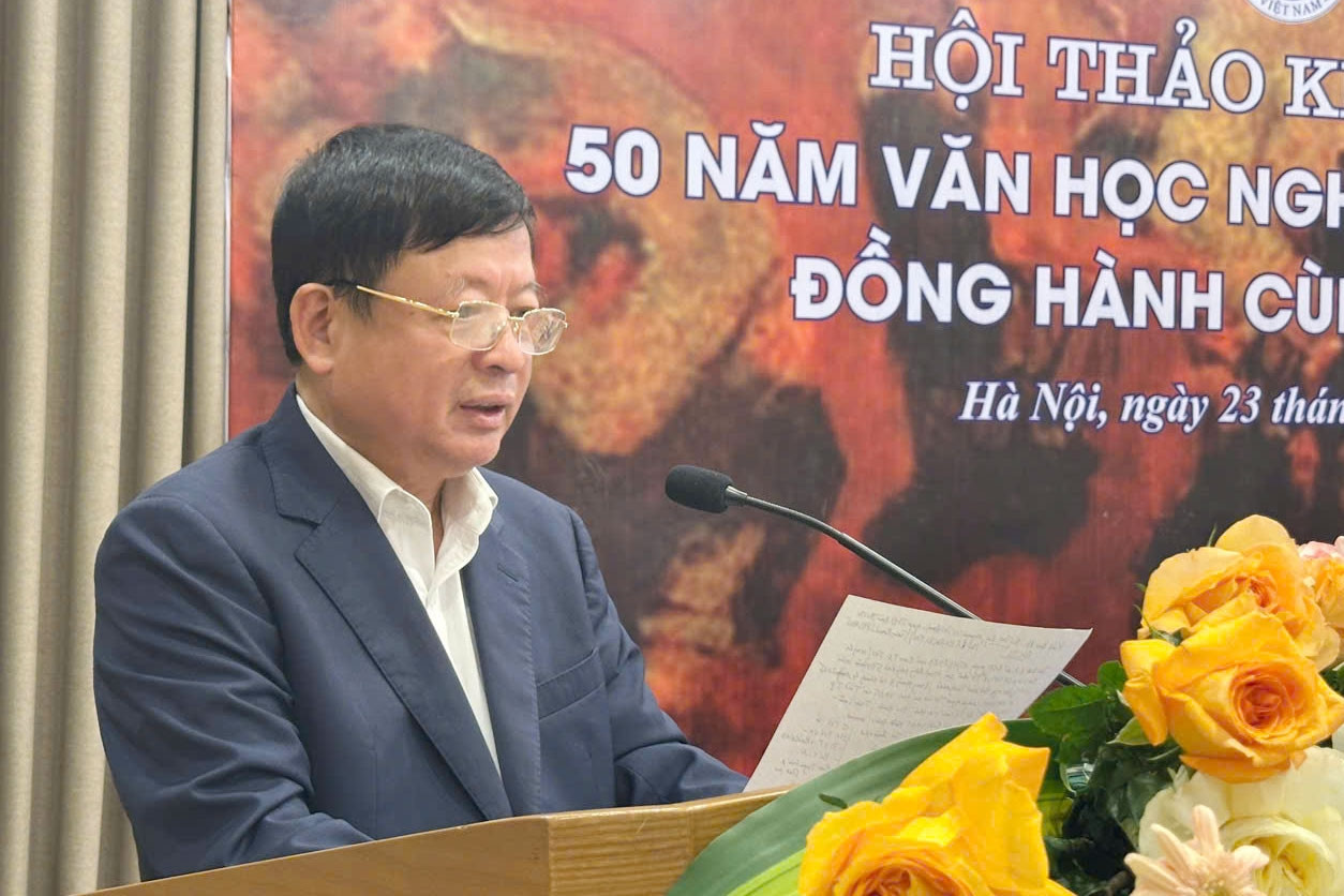 50 năm qua văn học Việt Nam làm được 2 việc