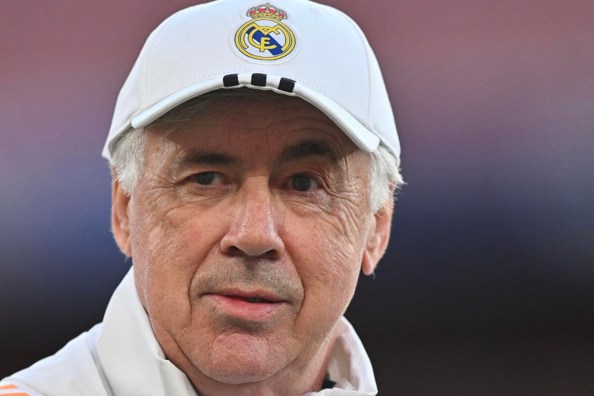 Ancelotti không lo mất ghế ở Real Madrid: Người cha từ chối roi vọt