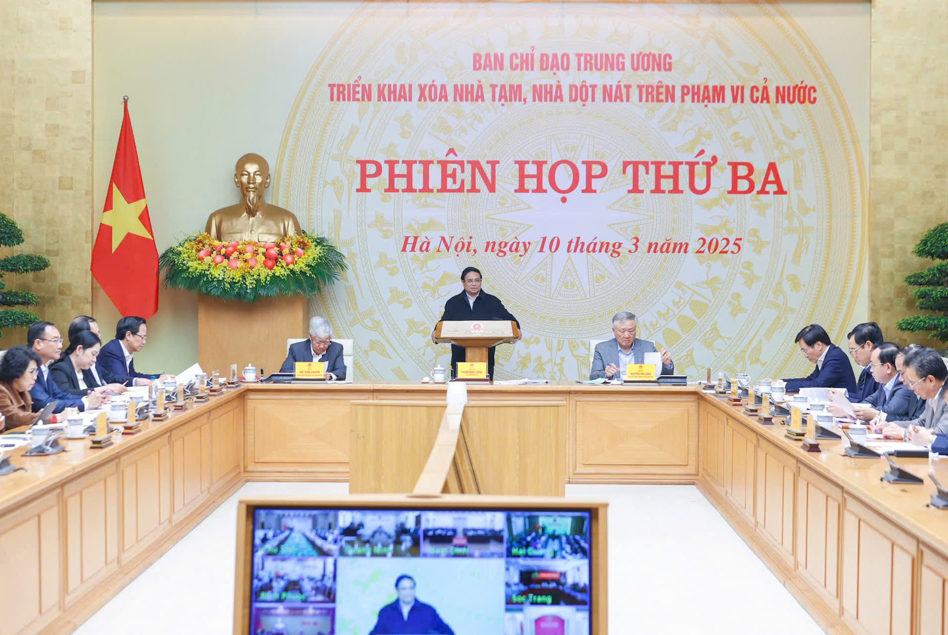 Ban Chi dao xoa nha tam.jpg